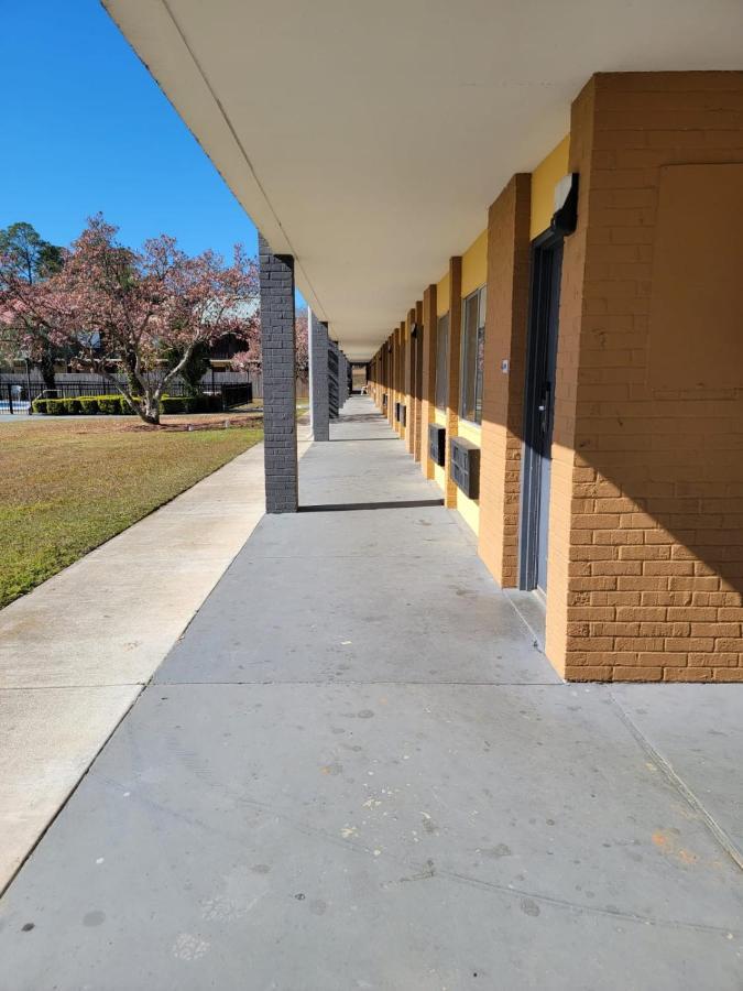 Days Inn By Wyndham Dothan Exterior photo