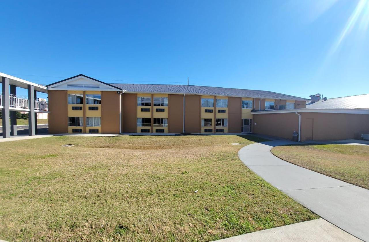 Days Inn By Wyndham Dothan Exterior photo