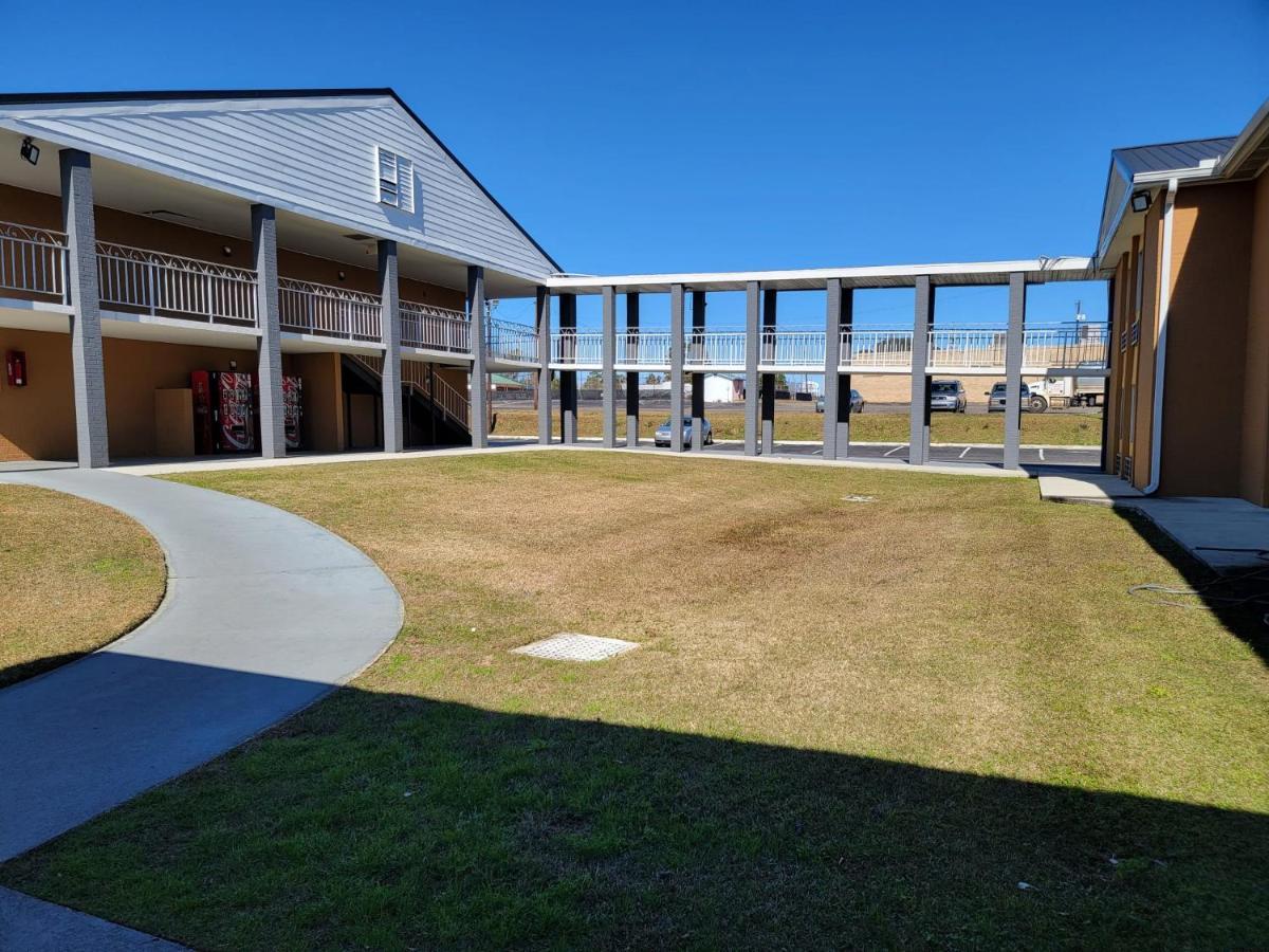 Days Inn By Wyndham Dothan Exterior photo