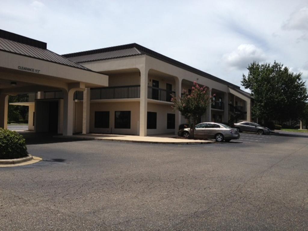 Days Inn By Wyndham Dothan Exterior photo