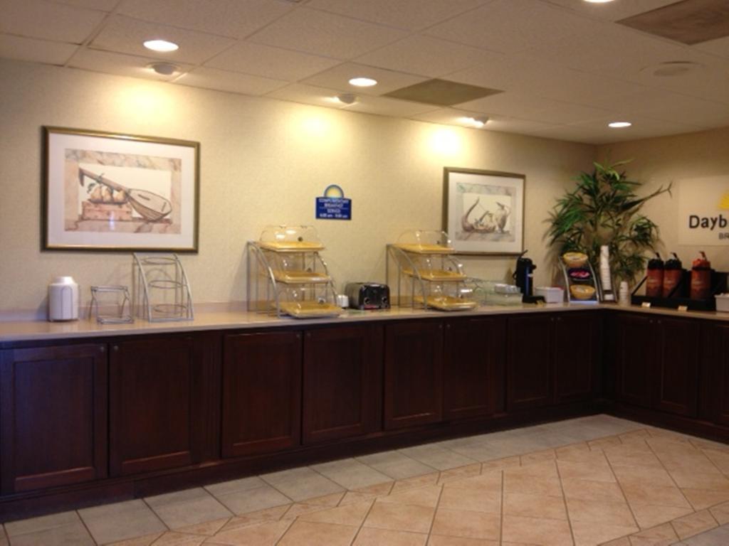Days Inn By Wyndham Dothan Exterior photo
