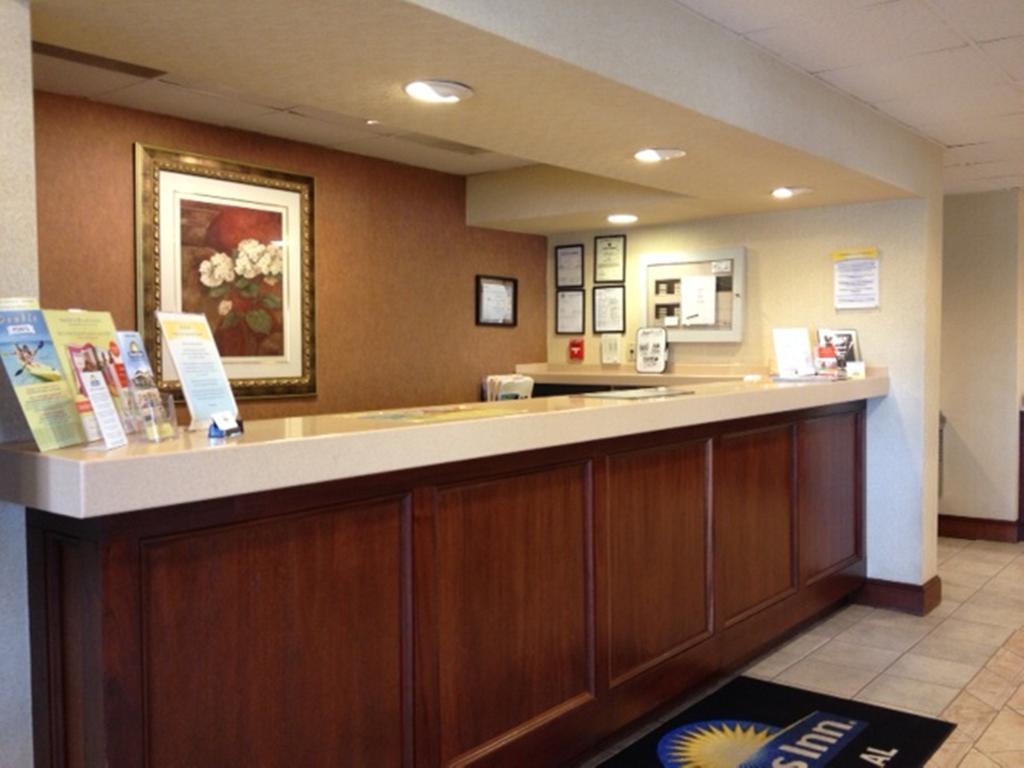 Days Inn By Wyndham Dothan Exterior photo