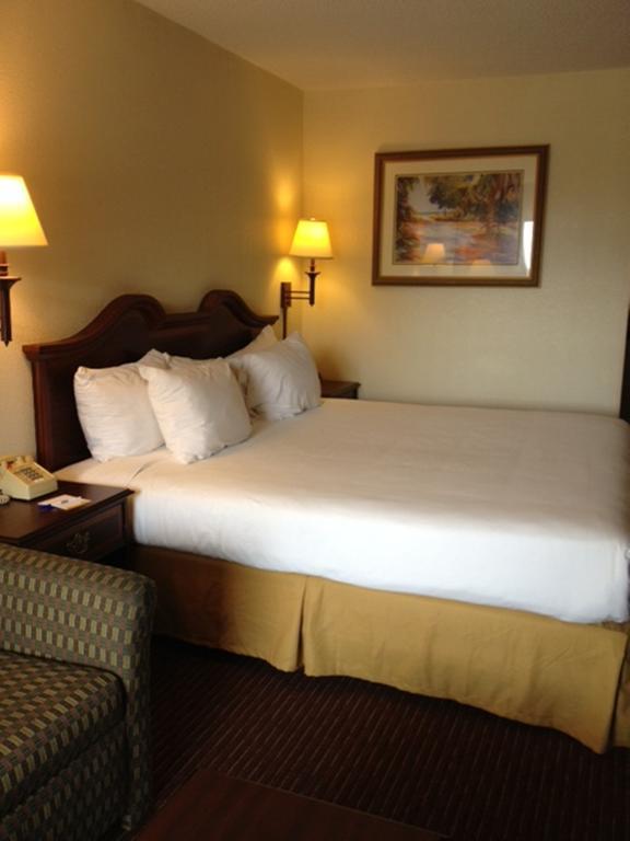 Days Inn By Wyndham Dothan Room photo
